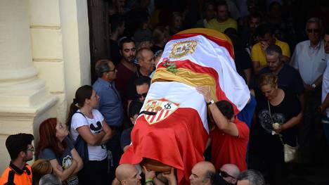 Nach Autounfall: Verunglückter Jose Antonio Reyes in Spanien beigesetzt, Jose Antonio Reyes starb am Samstag nach einem Autounfall