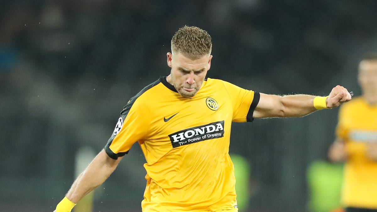 ZUGÄNGE: Yoric Ravet (YB Bern/4,5 Millionen), Ryan Kent (FC Liverpool/Leihe), Robin Koch (1. FC Kaiserslautern/4 Millionen), Bartosz Kapustka (Leicester City, Leihe), Florian Niederlechner (FSV Mainz 05/2,3 Millionen), Pascal Stenzel (Borussia Dortmund/4 Millionen), Tim Kleindienst (1. FC Heidenheim), Caleb Stanko (FC Vaduz), Jonas Meffert (Karlsruher SC), Florian Kath (1. FC Magdeburg), Fabian Menig (VfR Aalen/alle Leih-Ende), Philipp Lienhart (Real Madrid II), Marco Terrazzino (TSG Hoffenheim), Lino Tempelmann (TSV 1860 München, 200.000 Euro), Ivan Sachanenko (1. FC Saarbrücken, unbekannt)