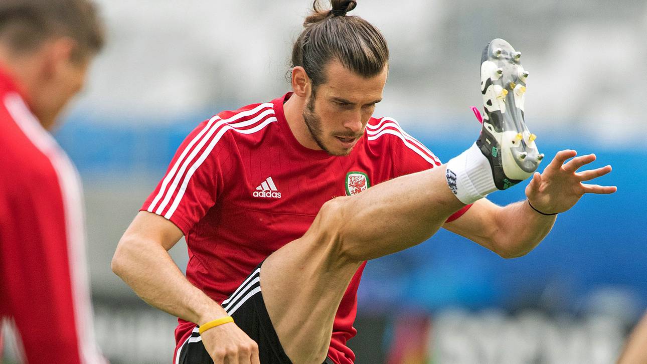 Bale bricht Fan offenbar die Nase