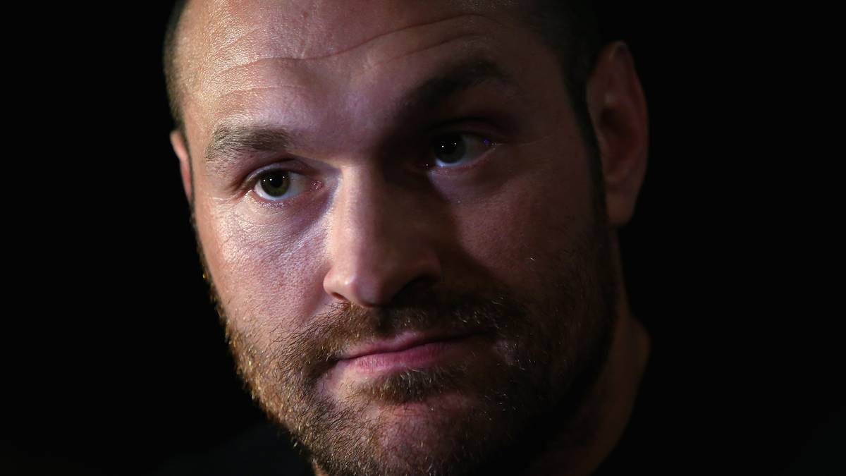 Außerdem gibt er zu, dass die Absage der Klitschko-Revanche nichts mit einer Verletzung zu tun gehabt habe. Am meisten aber schockiert er mit der Aussage: "Ich hoffe, es bringt mich jemand um, bevor ich mich selbst umbringe, sonst gehe ich in die Hölle."