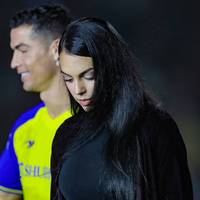 Im April 2022 verloren Georgina Rodríguez und Cristiano Ronaldo tragischerweise ihr ungeborenes Kind. Die Frau an der Seite des Superstars verrät nun eine noch unbekannte Vorgeschichte. 