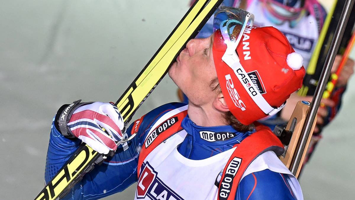 Einen speziellen Dank hat Weltmeister Moravec noch für seinen Ski übrig, der ihn zum Sieg getragen hat. Die deutsche Staffel landet übrigens auf Platz sechs