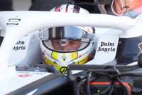 Nico Hülkenberg tritt am Sonntag beim Großen Preis von Spanien an, ist aber gleichzeitig im EM-Fieber. Neben einem neuen Helm schickt er auch eine Nachricht an Julian Nagelsmann.
