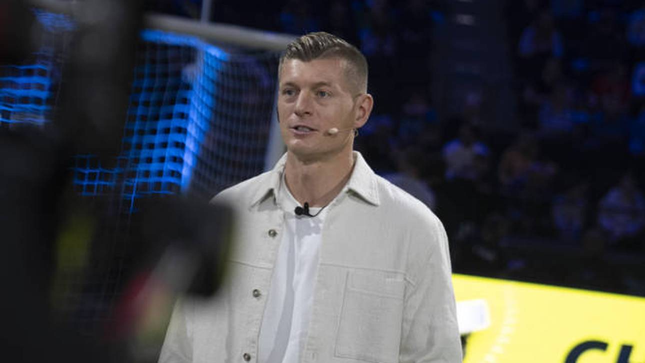 Toni Kroos ist glücklich mit der Reaktion eines RTL-Reporters