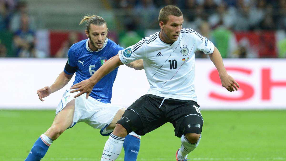 Auch bei der EM 2012 trugen die Nationalspieler das Trikot mit den dezenten Diagonalstreifen in Schwarz-Rot-Gold bis ins Halbfinale.