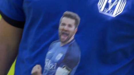 Der SV Meppen hat den Saison-Auftakt für eine emotionale Botschaft an ihren schwer verletzten Spieler Thilo Leugers gesendet. Das Spiel gegen Halle ging mit 1:3 verloren.