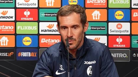 Vor dem Duell in der Europa League gegen Basel verrät Julian Schuster, dass er immer mal wieder im Austausch mit Joachim Löw ist. Die Einblicke des Ex-Bundestrainers seien für den Freiburg-Trainer sehr spannend.