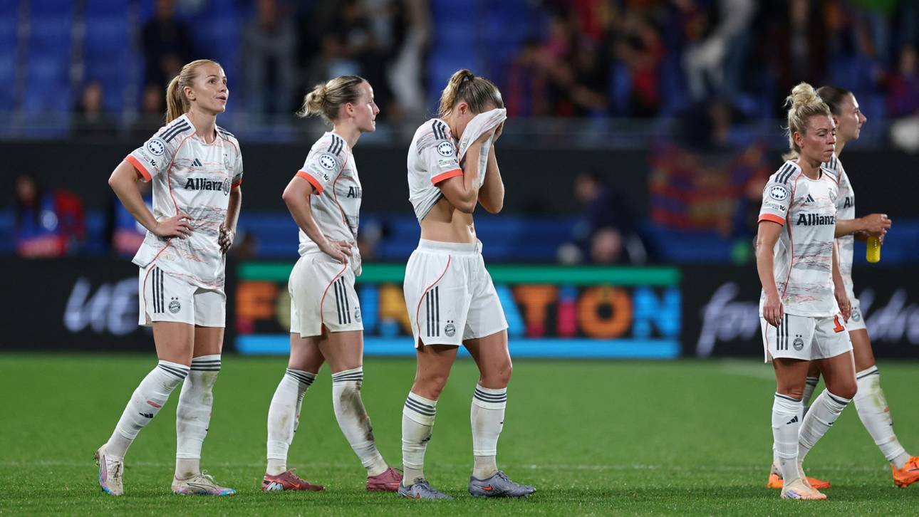Die Münchnerinnen nach dem 1:7 in Barcelona