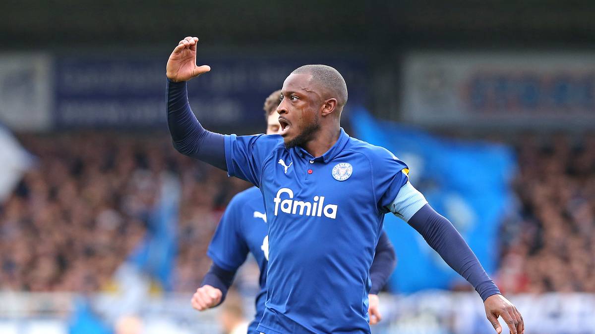 Aktuell laboriert er aber noch an einem Schienbeinbruch, den er sich im Januar zugezogen hat. Bis dahin gelangen Kinsombi für Holstein sechs Scorerpunkte in 18 Einsätzen