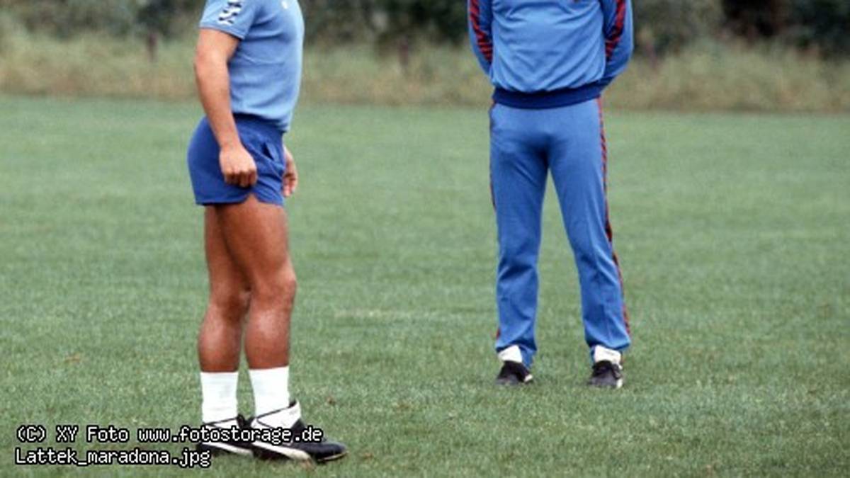 UDO LATTEK: Seine einzige Station im Ausland hatte es in sich - denn es war von 1981 bis 1983 der FC Barcelona. 1982 gewann Lattek den Europapokal der Pokalsieger, in der Saison darauf wechselte Diego Maradona zu Barca. Auch wegen des schwierigen Verhältnisses zum Superstar wurde Lattek im März 1983 entlassen