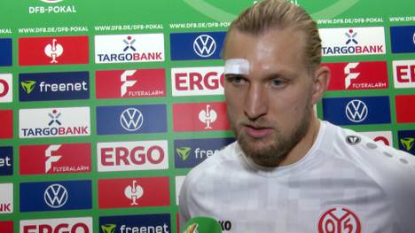 Mainz-Keeper Robin Zentner ist nach der Pokal-Niederlage gegen den FC Bayern gefrustet. Den Schlussmann stören gleich mehrere Aktionen des Rekordmeisters.