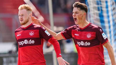 Karlsruher SC v 1. FC Kaiserslautern - Second Bundesliga