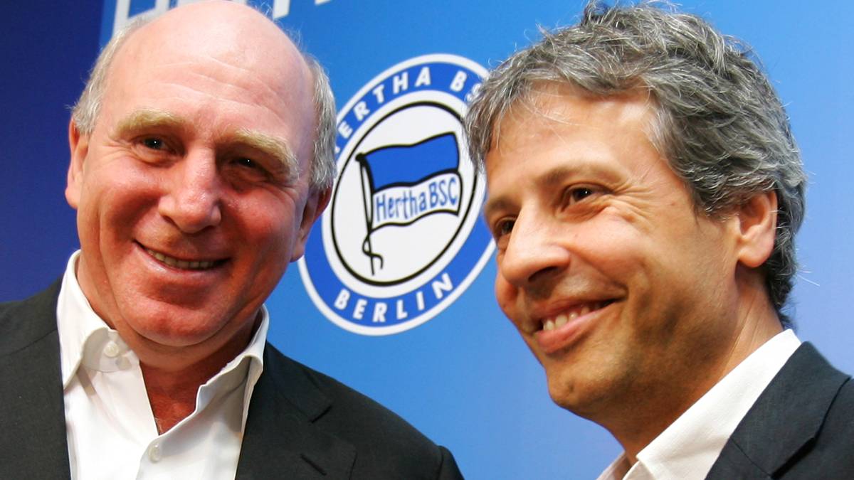 "Er ist ein absoluter Tüftler, der sehr akribisch auf dem Trainingsplatz arbeitet. Und das ist dann auch im Spiel zu sehen", so Hoeneß über Favre: "Die Abstände und die Struktur passen besser. Er lässt gerade im Spiel gegen den Ball relativ wenig zu."