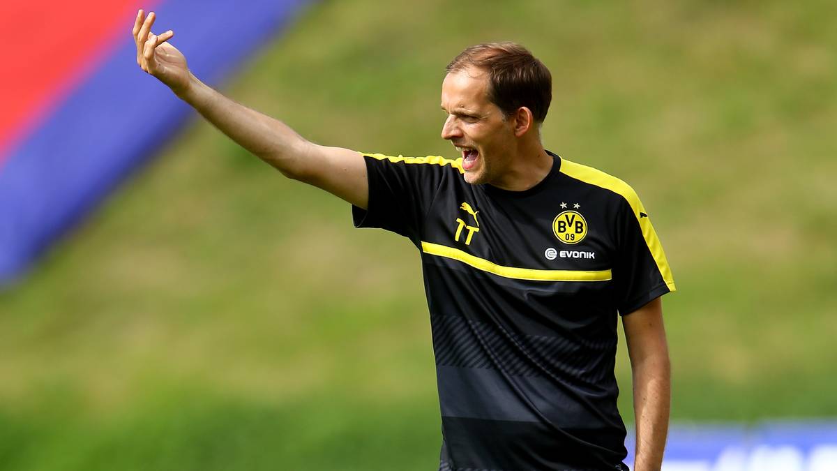 Festgelegt hat der Coach sich allerdings nicht, nach dem Urlaub des Polen gibt es ein Gespräch: "Wir werden die Lage, seine Rolle erörten. Und uns abgleichen, was wir uns vorstellen, und was er erwartet." Sollte man nicht zusammenkommen, gilt der FC Liverpool mit Ex-Trainer Jürgen Klopp als interessiert