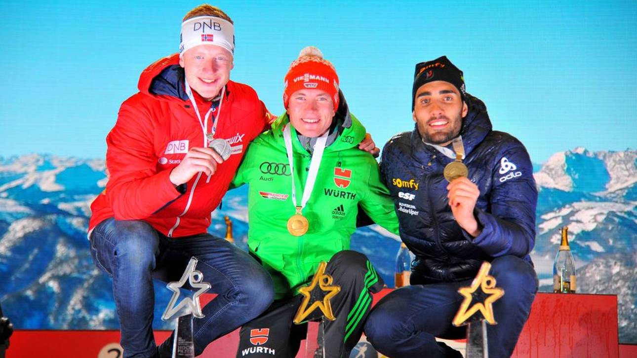 Benedikt Doll toppte 2017 im WM-Sprint von Hochfilzen Johannes Thingnes Bö (l.) und Martin Fourcade (r.)