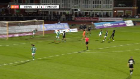 In der Montagspartie des 6. Spieltags in der Frauen-Bundesliga setzen sich die CL-Teilnehmerinnen aus Frankfurt knapp durch - dank eines feinen Hebers!
