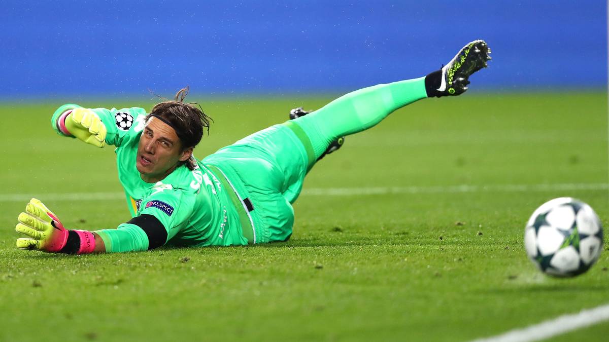 Da kann Gladbachs Keeper Yann Sommer nur noch hinterher schauen