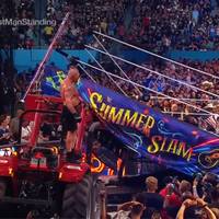 WWE-Wahnsinn: Lesnar hebt Ring aus den Angeln!