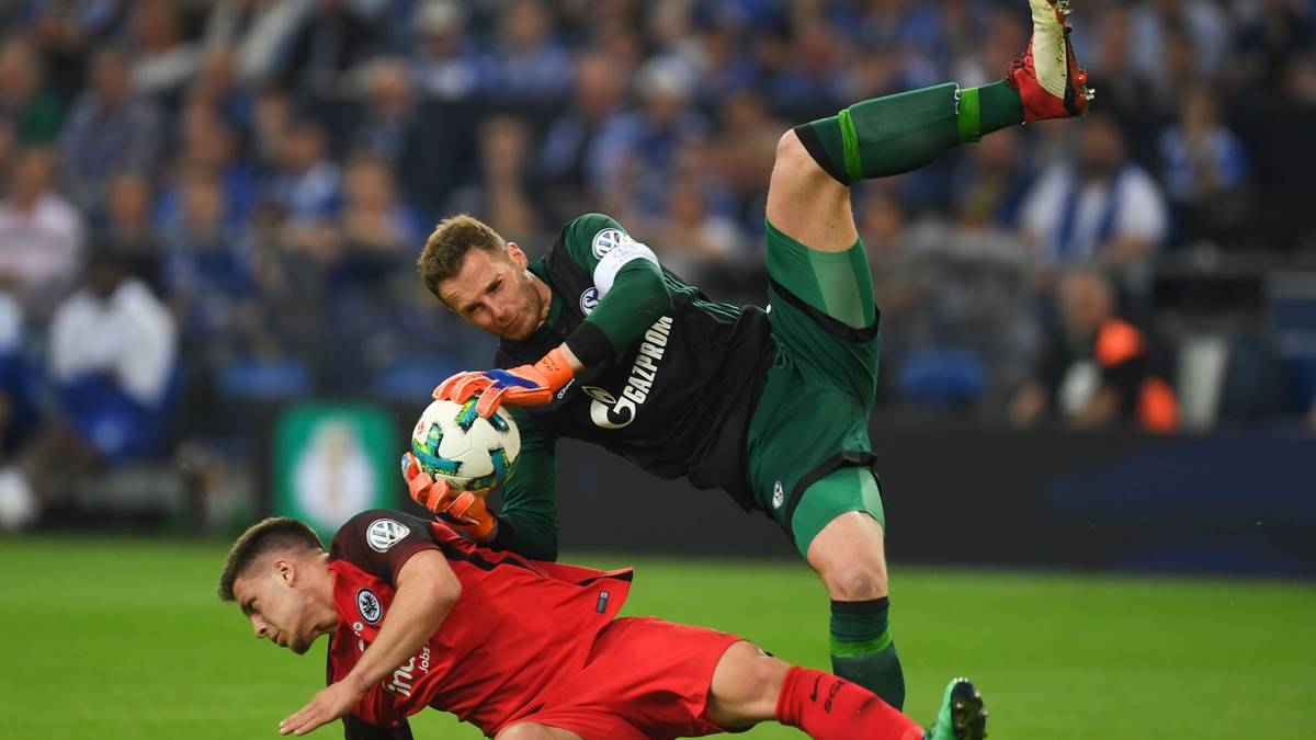 RALF FÄHRMANN: Kapitän und Rückhalt des Teams. Garant für Zu-Null-Spiele. Blieb vergangene Saison in der Liga 13 Mal unbezwungen. Hat ein ausgezeichnetes Verhältnis zu Tedesco, nennt ihn "den besten Trainer der Liga"