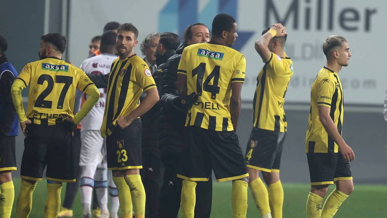 Bizarrer Kniefall bei Türkei-Eklat