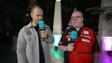 Stephen Bunting spricht vor dem Halbfinale der Darts WM 2025 gegen Luke Littler über seine Routine, wie sehr er den Titel will und seinen Gegner.