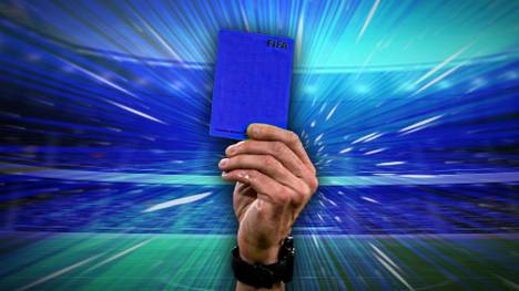 Der Fußball steht offenbar vor einer erstaunlichen Regeländerung: Neben der Gelben und der Roten Karte können Schiedsrichter in Zukunft womöglich auch Blau zeigen!