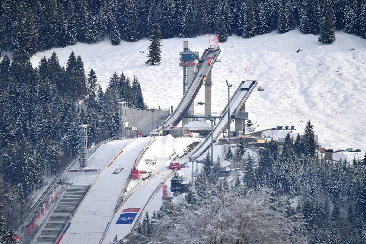 Die Vierschanzentournee ist ein Mythos, der seit Jahrzehnten immer wieder Fans und Sportler begeistert. Hier gibt's alle Infos zum Skisprung-Event des Jahres.