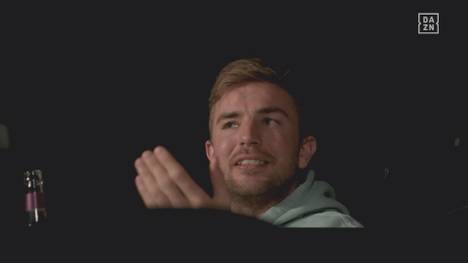 Christoph Kramer spricht im neuen Format #DAZNmoments über das "Wunder von Anfield" - der legendären Liverpooler Aufholjagd gegen Barcelona im CL-Halbfinale 2019. Dazu plaudert der Weltmeister über sein eigenes Duell mit Lionel Messi.