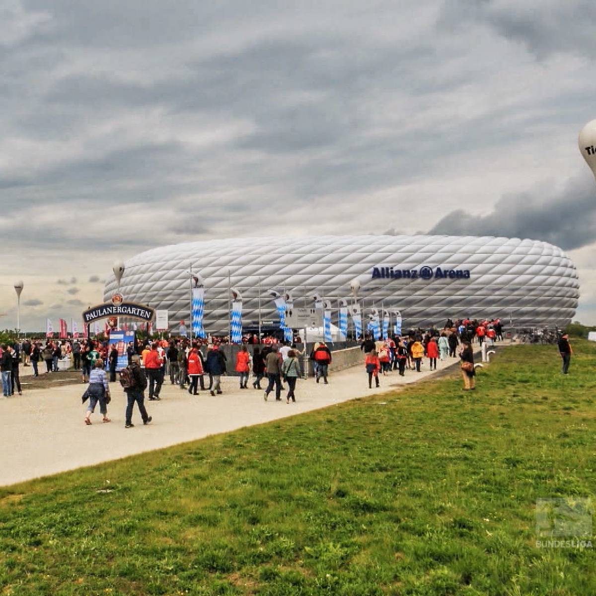 Bayern-Fans dürfen wieder ins Stadion