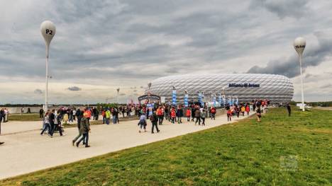 Der FC Bayern und die Vereine im Freistaat dürfen in Kürze wieder Fans ins Stadion lassen. Es gibt aber weiter Beschränkungen.