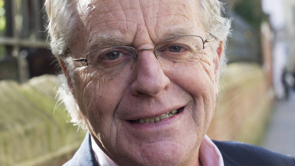 JERRY SPRINGER: Der Name dürfte jedem bekannt sein. Seine gleichnamige Show gilt als die Mutter aller Krawall-Talkshows. Was viele allerdings nicht wissen: Springer war auch im Alter von 33 Jahren für ein Jahr Bürgermeister von Cincinnati. Diese Verbundenheit zur Heimat der Bengals hält bis heute an