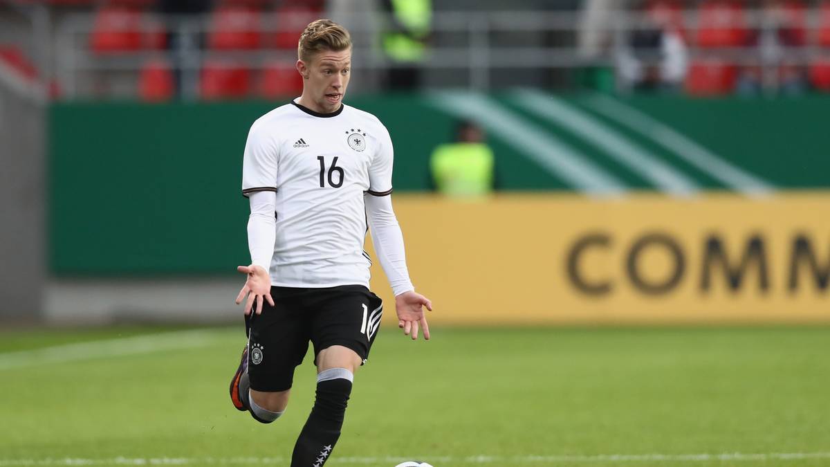 MITCHELL WEISER: Im Gegensatz zu Weiser, der erst beim FC Bayern zum Außenverteidiger umgeschult wurde, bei der Hertha in dieser Saison aber meist offensiver aufläuft als in der U21. In München war Weiser zwar letztlich chancenlos, sammelte aber wichtige Erfahrungen und nahm eine gute Entwicklung. Deshalb UNENTSCHIEDEN, Zwischenstand: 2:1