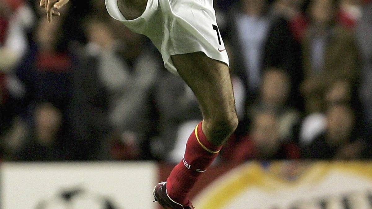 ROBERT PIRÈS: Noch ein französischer Welt- und Europameister. Zauberte noch bis 2006 für Arsenal. Danach mit Stationen bei Villarreal, Aston Villa und in Indien. In der Meistersaison neben Thierry Henry mit 14 Toren und elf Vorlagen hauptverantwortlich für die Offensive der Gunners