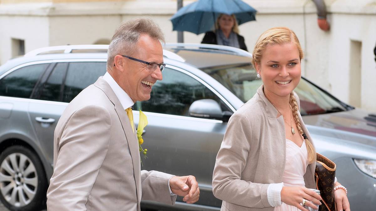 Sehr zur Freude von Cathy Fischers Vater (l.)...