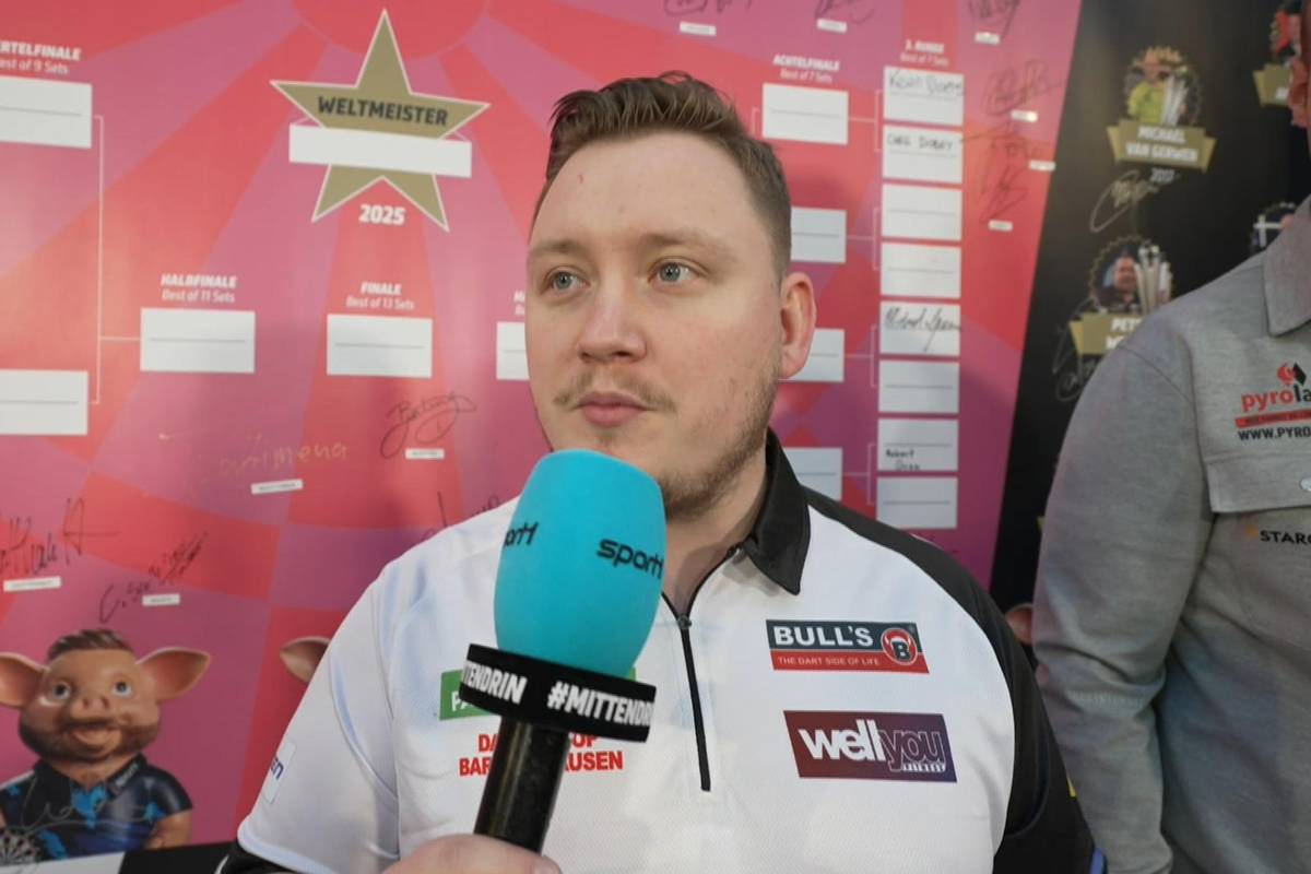 Martin Schindler startet als deutsche Nummer eins in die Darts-WM. Bei Sport1 erklärt er, wie sich das auf das Verhältnis zu den anderen Stars auswirkt.