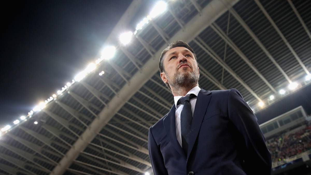 Womöglich nehmen die Bayern ein Übergangsjahr mit Kovac in Kauf, um dann mit neuem Kader und neuem Trainer wieder durchzustarten. Bis dahin könnte Kovac die Chance bekommen, die verkorkste Saison bestmöglich zu retten. Frei nach Fredi Bobic, der im Doppelpass sagte: "Ein neuer Trainer hin oder her: Was soll der erstmal besser machen?"