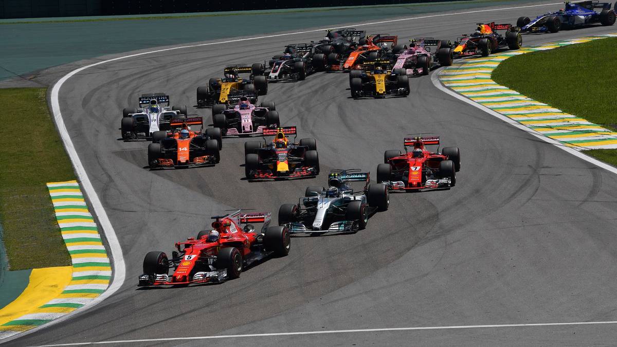 Für alle, die es noch einmal genau nachrechnen wollen - die Punkteverteilung in der Formel 1 lautet: 25 Punkte für Platz 1, 18 für Platz 2, 15 für Platz 3, zwölf für Platz 4, zehn für Platz 5, acht für Platz 6, sechs für Platz 7, vier für Platz 8, zwei für Platz 9 und noch ein Punkt für Platz 10