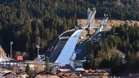 SKI-JUMP-FOUR-HILLS