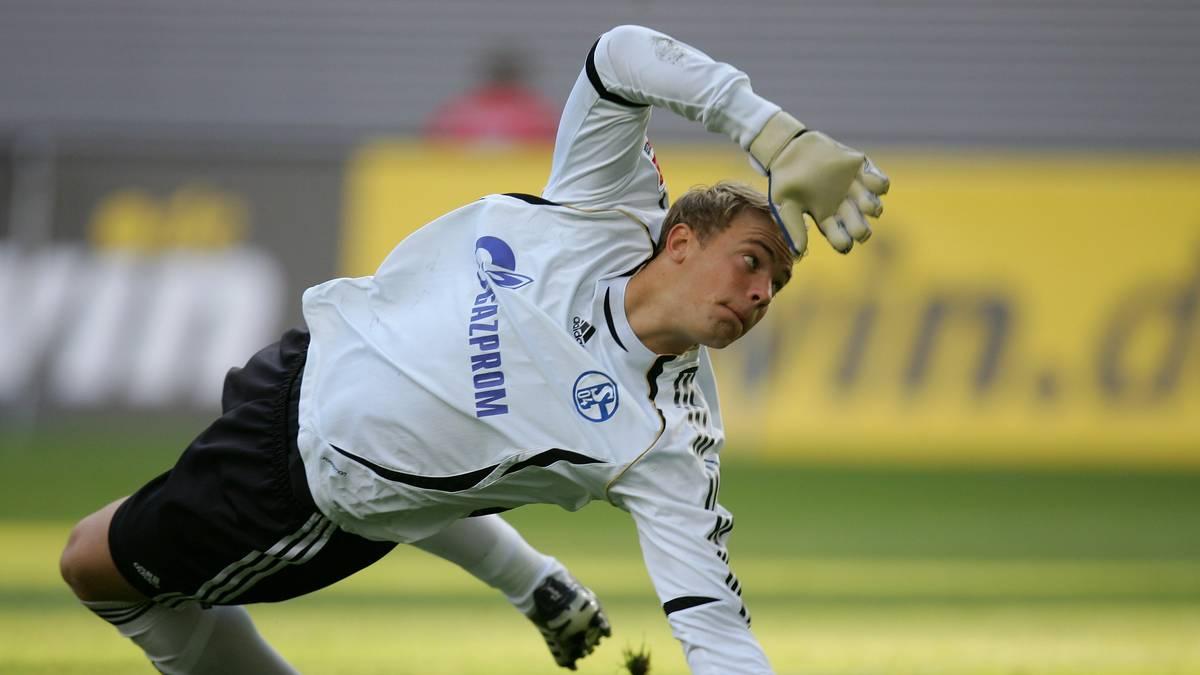 Für den Weltmeister kassierten die Knappen immerhin (auch durch Bonuszahlungen) eine Ablöse von 30 Millionen. In Sommer mit den Verkäufen von Draxler, Özil und Sane nahm Schalke 128 Millionen ein