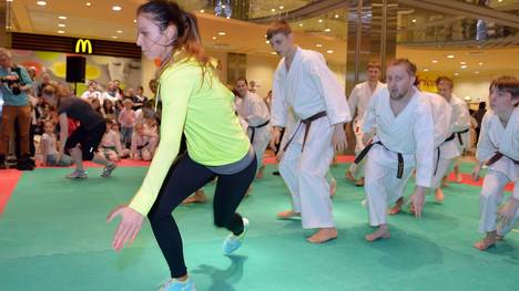 Anna Lewandowska ist dafür bekannt einer der sportlichsten Spielerfrauen zu sein, nun hat sie ein spezielles Angebot bekommen. 