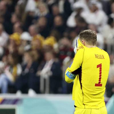 Manuel Neuer ist mit Deutschland bei der WM in Katar bitter unter die Räder gekommen. Er selbst will weitermachen, SPORT1-Experte Stefan Effenberg hegt allerdings Zweifel.