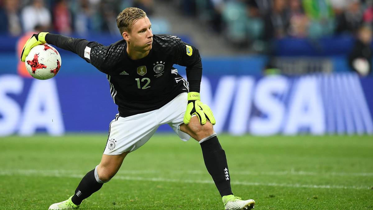 AUF DER KIPPE - BERND LENO: Setzte seine Bewährungschance gegen Australien in den Sand, indem er ein Gegentor verschuldete und beim anderen unglücklich aussah. Damit war die Torhüterrotation beendet. Ter Tegen ist ihm enteilt. Muss aufpassen, dass ihn Kevin Trapp, Timo Horn oder Ralf Fährmann nicht aus den Top drei verdrängen