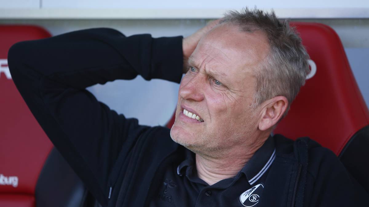 PLATZ 14: Beim SC Freiburg gibt es in den vergangenen Wochen einen alarmierenden Abwärtstrend. Trainer Christian Streich sagte nach der 0:2-Niederlage gegen den VfL Wolfsburg: "Uns fehlen die besonderen Momente". Zu wenige Tore, verlorene Heimstärke, enormes Verletzungspech