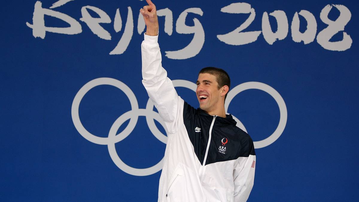 Und doch gab es einen, der selbst Bolt in China noch den Rang ablief. Michael Phelps schwamm in Peking zu sage und schreibe acht Goldmedaillen und brach damit den Rekord seines Landsmannes Mark Spitz, der 1972 in München sieben Mal Gold gewonnen hatte