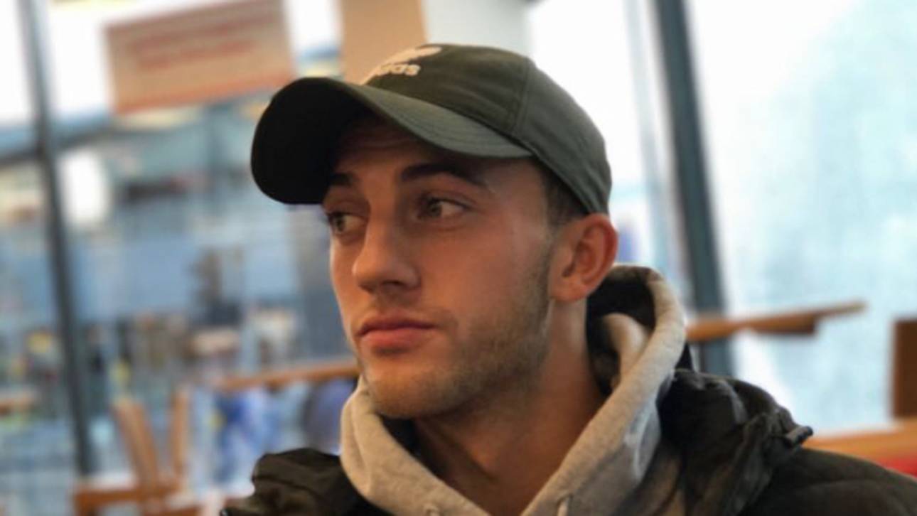 Pinkel-Eklat: Torhüter sieht Rot