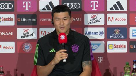 Nach seinem Wechsel zum FC Bayern München hat Min-Jae Kim eine Ansage auf der Pressekonferenz gemacht.