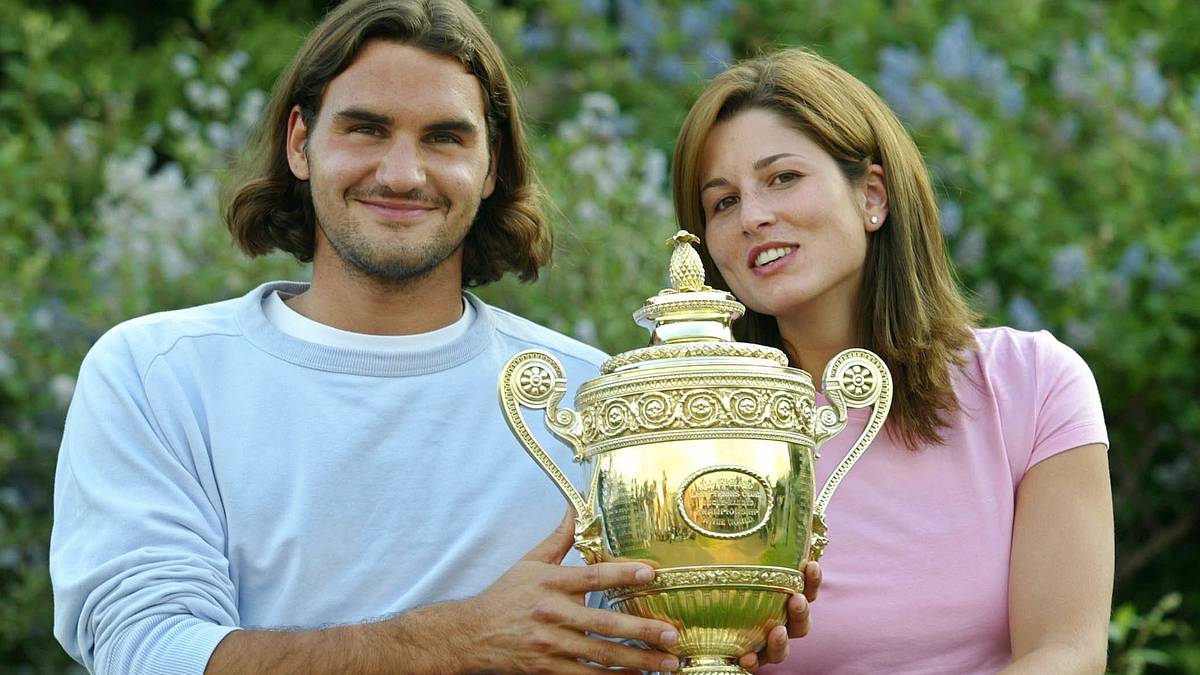 Was wären die Tennis-Stars ohne die Frauen, die ihnen im Alltag den Rücken freihalten? ROGER FEDERER, der bei seinem Heimturnier in Basel (täglich im TV auf SPORT1) den siebten Triumph anstrebt, ist seit mehr als einem Dutzend Jahren mit Mirka Federer-Vavrinec ein erfolgreiches Paar. SPORT1 stellt die Spielerfrauen der Stars von Basel vor
