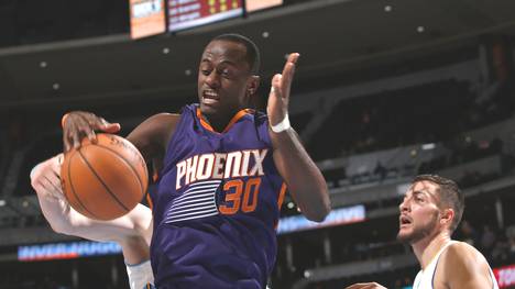 Earl Barron spielt in der NBA für die Phoenix Suns