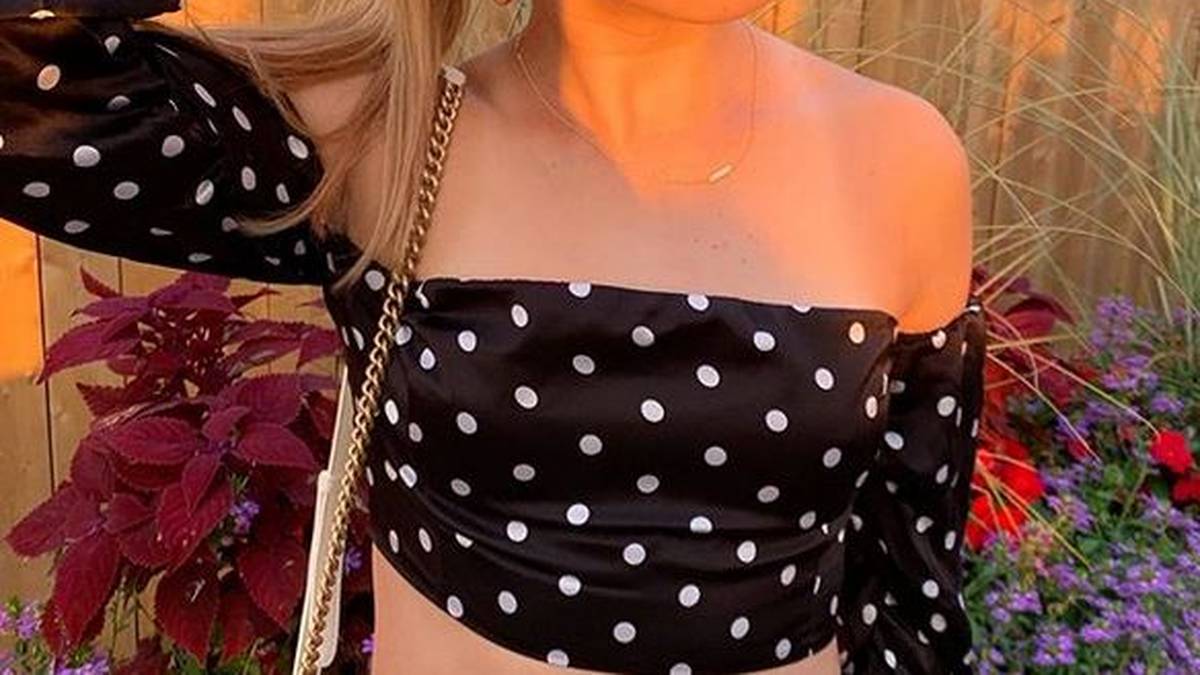 Die Zeitung berichtet, dass Bouchard mit Connor Davis zusammen ist. Bestätigt haben das die beiden noch nicht offiziell, die Anzeichen sind aber verräterisch: Die beiden folgen sich auf Instagram - und auch die Bilder sprechen eine eindeutige Sprache