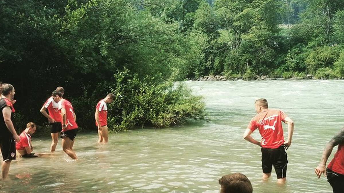Beim Wassertreten im Fluss geht es ruhiger zu